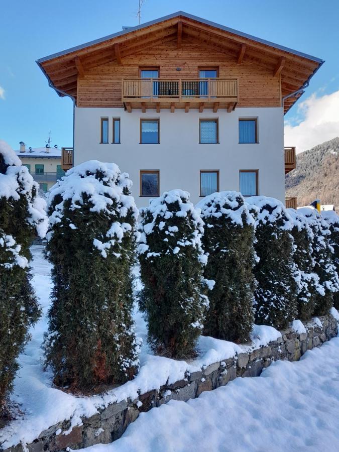 Appartamenti Penasa Renato Commezzadura Exterior foto